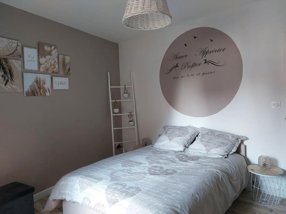 Appart Hyper Centre- Parking Apartment Vierzon Exterior foto